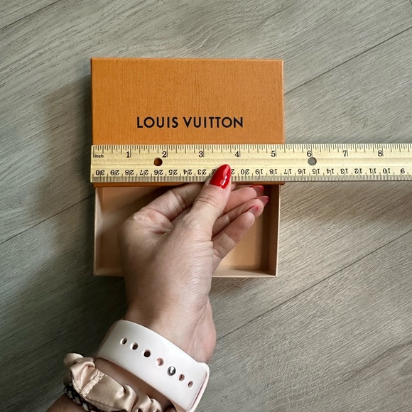 Louis Vuitton Wallet gift box - Picture 5 of 8